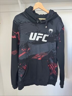 UFC Black & Red Pullover Hoodie (XL)